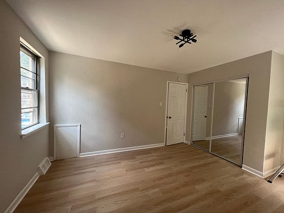 2nd image of 304 Passmore St Floor 1