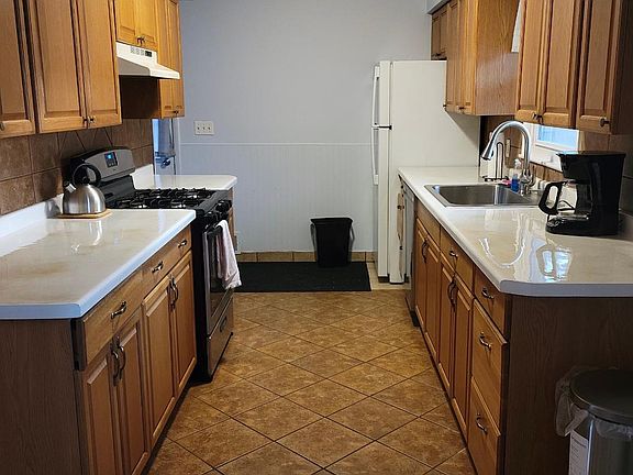 4th image of 564 Esther Ln