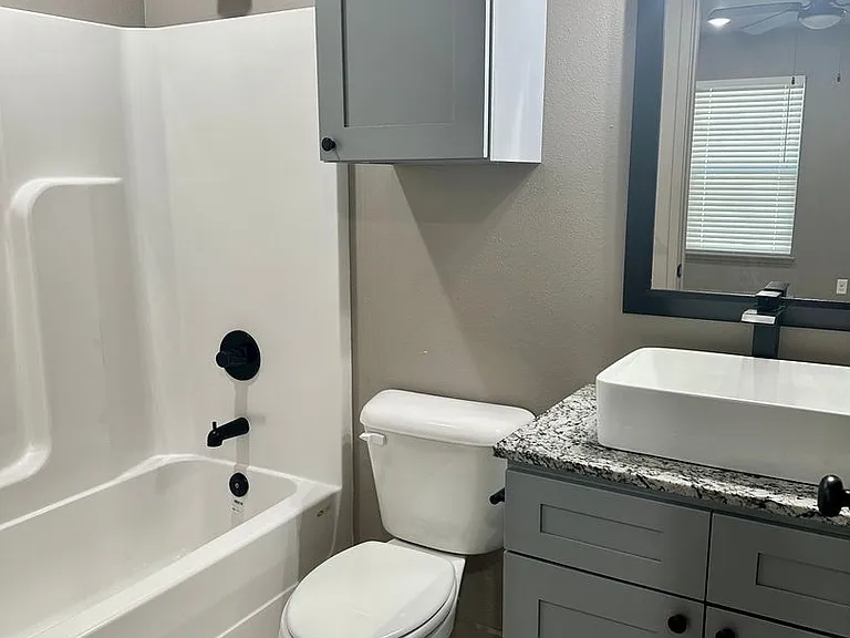 Newly Built 2 Bedroom, 2 Bathroom Townhome — Photo 9
