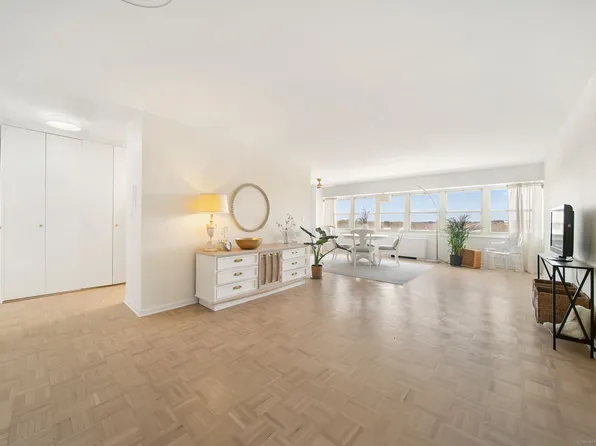 31 Woodland Street #10H, Hartford, CT 06111