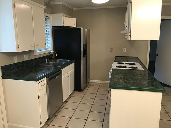 5th image of 300 Breton Dr