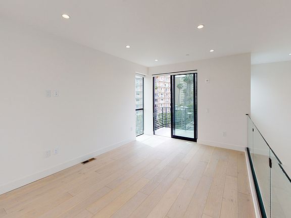 5th image of 105 S Doheny Dr Penthouse 5