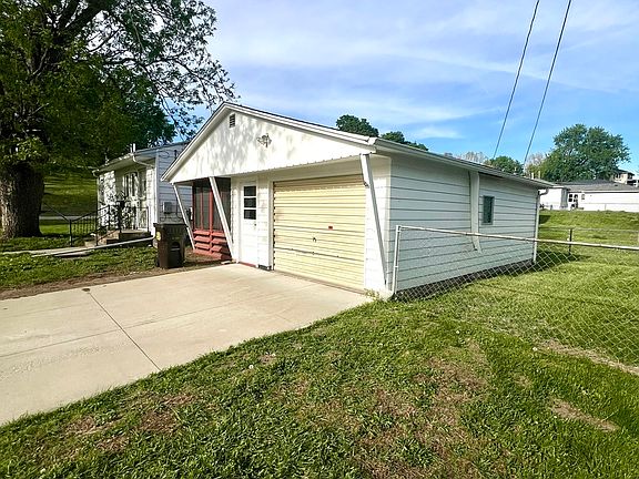 2nd image of 701 7th St