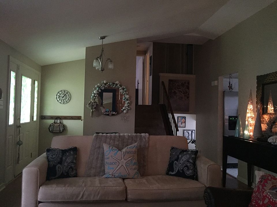 1st image of 212 Newport Dr