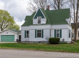 723 Pleasant St, Belding, MI 48809