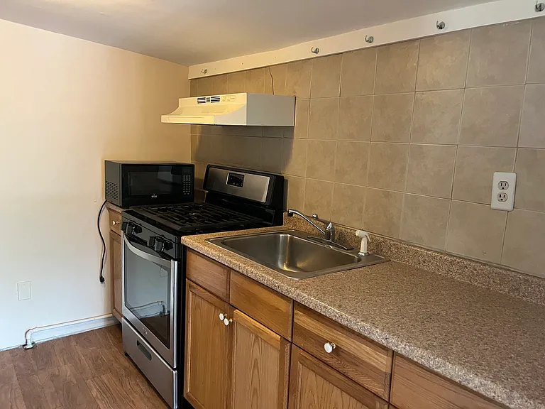 45 Lincoln St #B — Photo 6