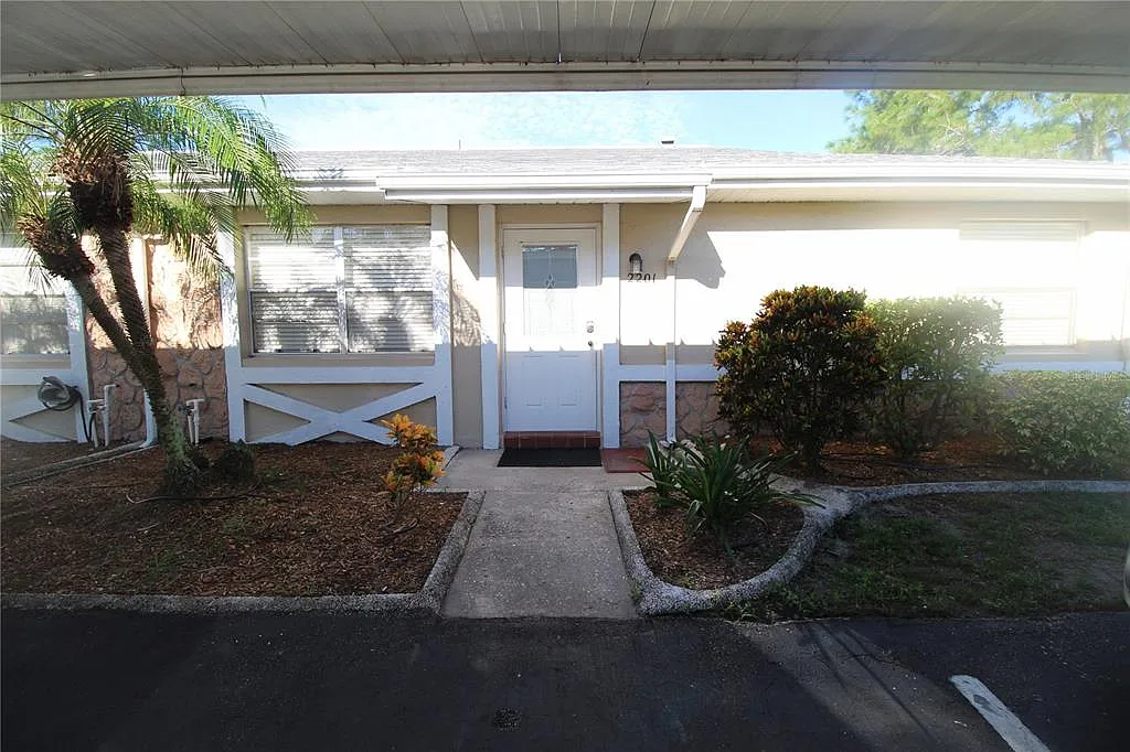2 bed, 2.0 bath, 984 sqft, $1,600 — Photo 1