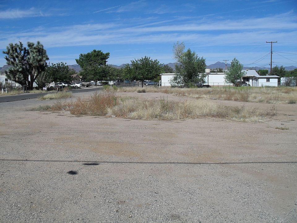 2nd image of 4019 E Devlin Ave