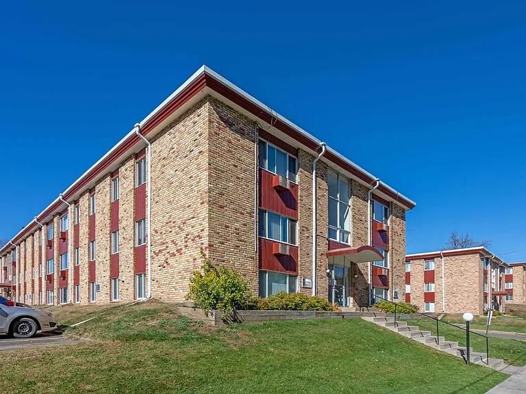 Cottage Terrace Apartments — Photo 19