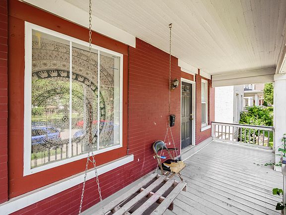 2nd image of 165 N 21st St