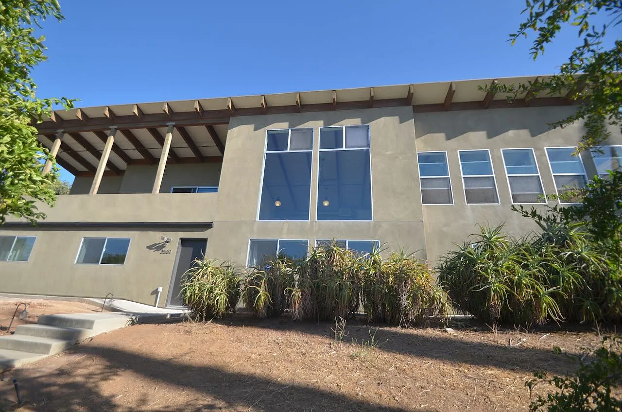 3561 Prince St — Photo 2