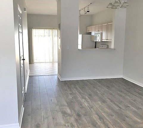 3rd image of 3612 Pine Oak Cir APT 107