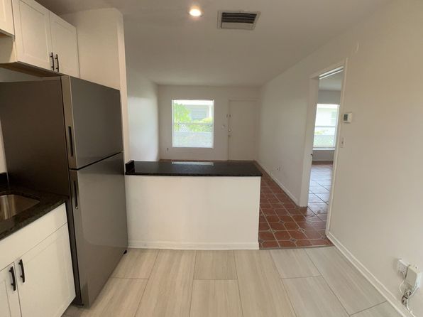 911 Highland Ave NE #913
