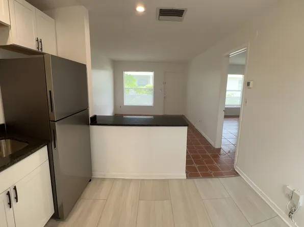 911 Highland Ave NE #913, Largo, FL 33770