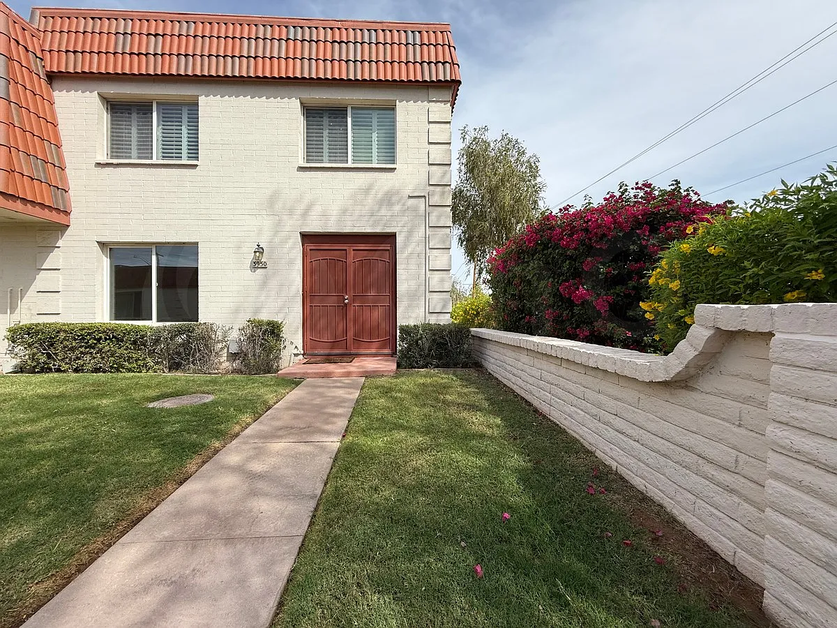 3 bed, 2.5 bath, 1608 sqft, $2,699 — Photo 2