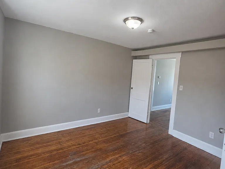 723 Winchester Ave #3 — Photo 2