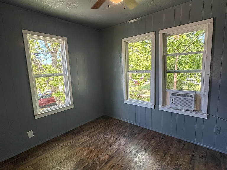 522 S Stonewall St — Photo 4