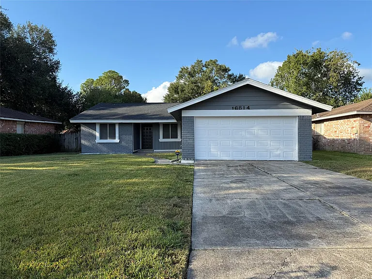 16814 Barcelona Dr — Photo 1