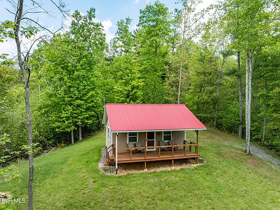 2nd image of 994 Fairview Rd