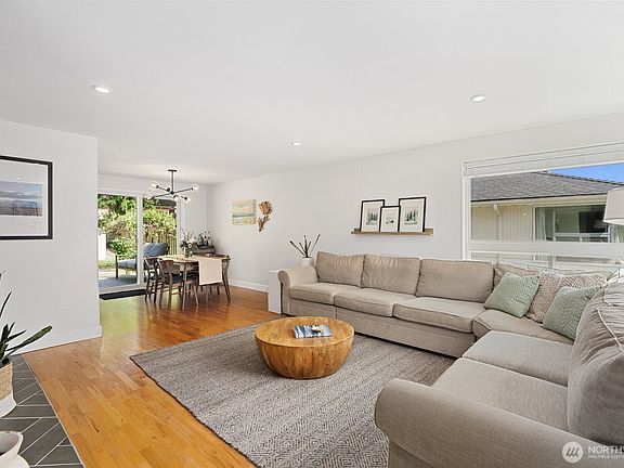 3rd image of 18012 1st Avenue NW