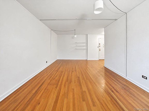 3rd image of 2630 Kingsbridge Terrace #5O