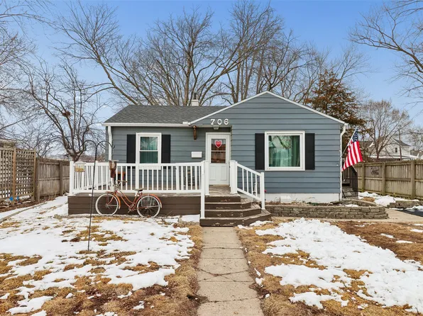 706 N Howard St, Indianola, IA 50125