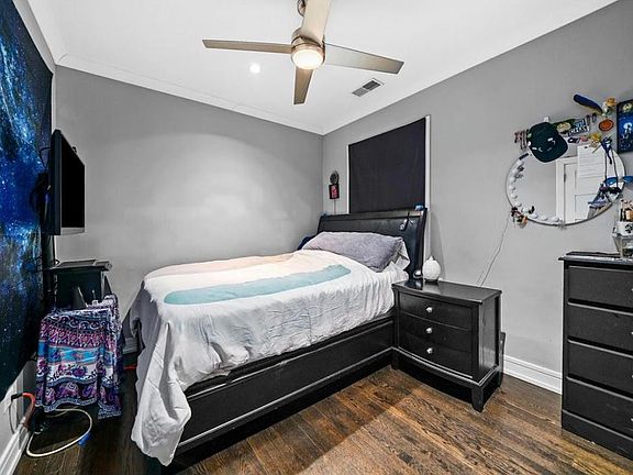 3rd image of 5055 N Lawndale Ave #2