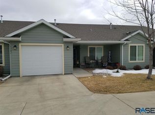 1104 N Redbud Pl, Sioux Falls, SD 57107