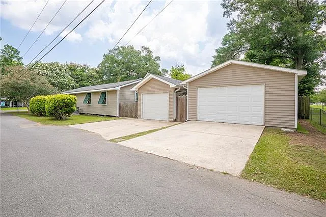 9602 Red Church Ln — Photo 2