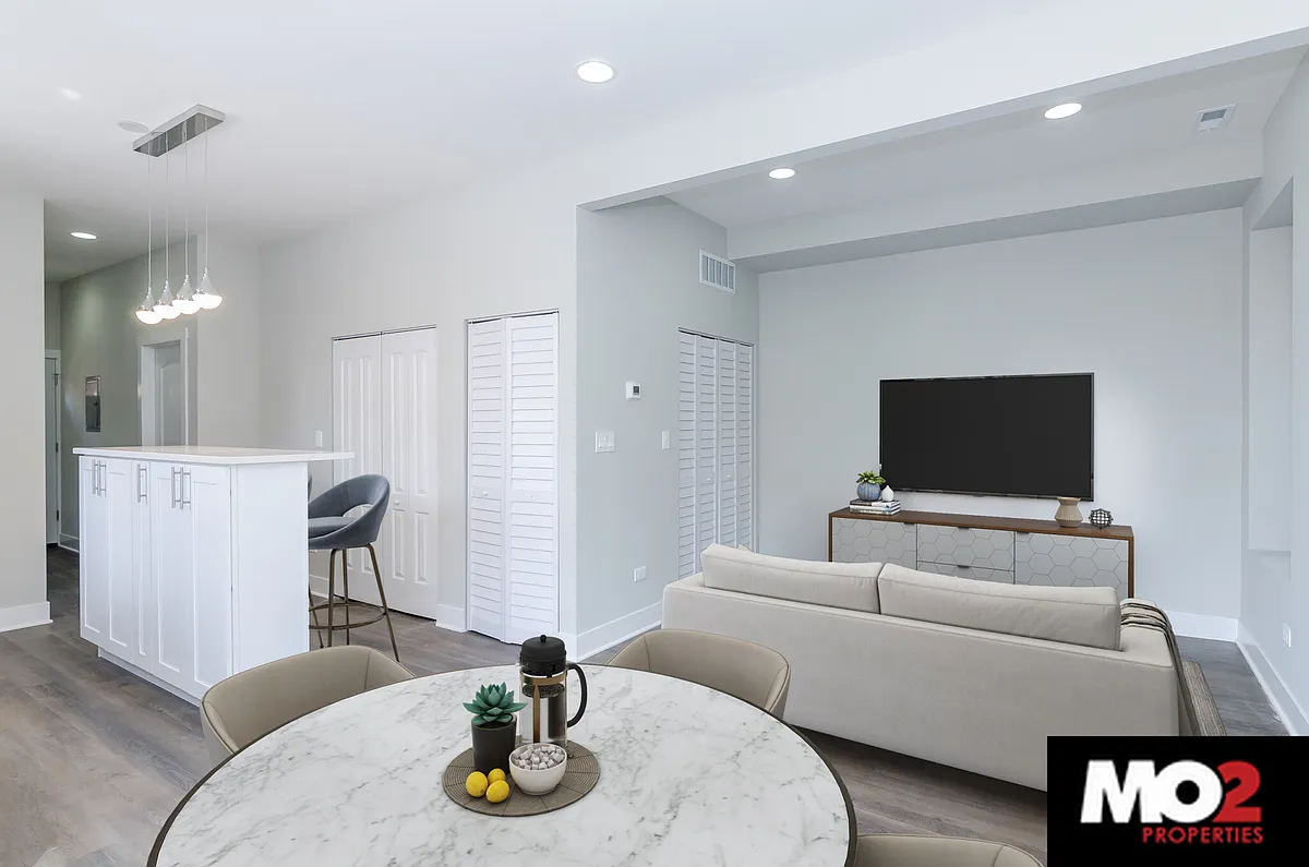 Building Photo - 818 N Oakley Blvd #2R