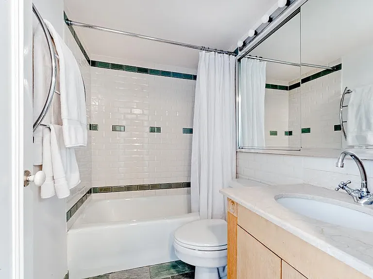 29 King St #3C — Photo 7