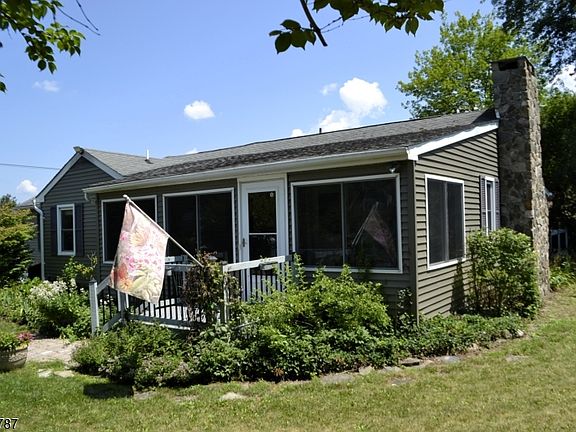 5th image of 238 Fairview Ave