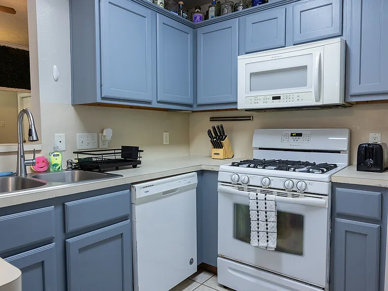 1314 Mullins Loop S — Photo 10