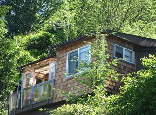 9730 SW Bunker Trl, Vashon, WA 98070