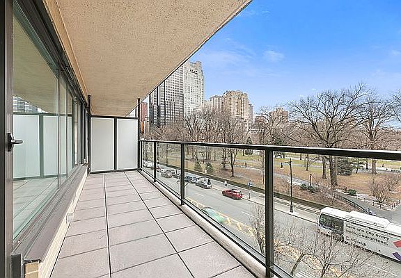 5th image of 200 Central Park S APT 8G