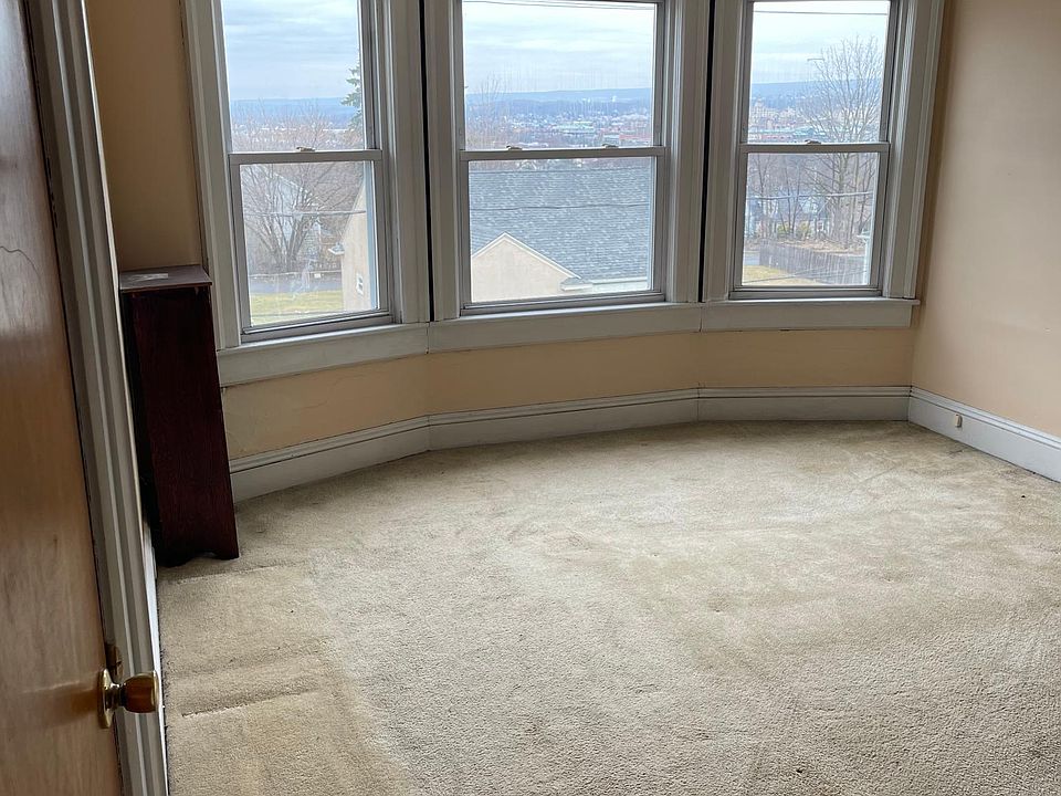 1st image of 727 W Elm St #1