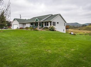 645 Beckman Rd, La Crescent, MN 55947