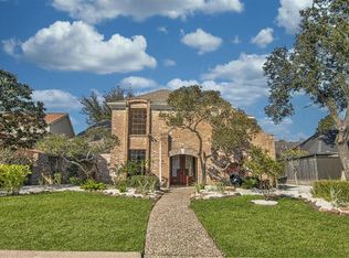 12210 Carriage Hill Dr, Houston, TX 77077