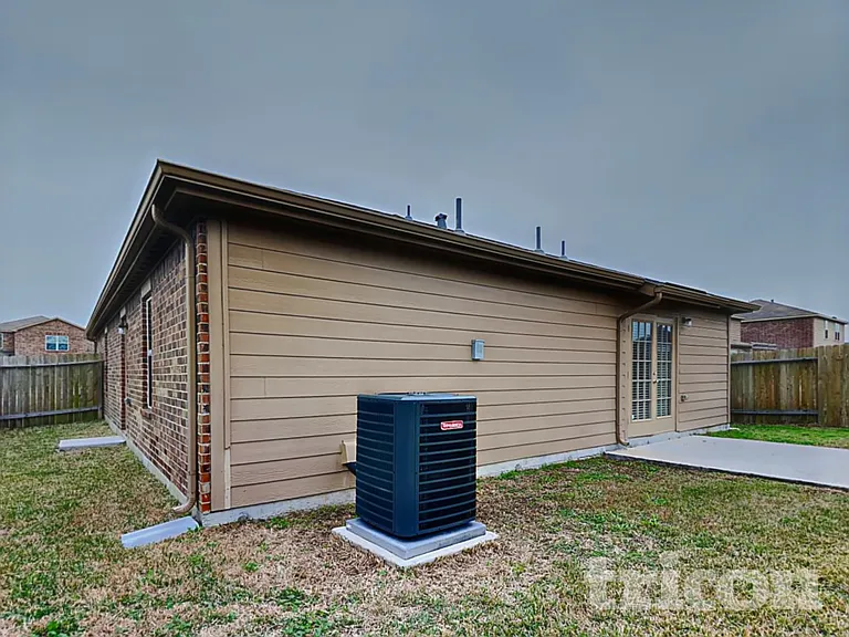 2437 Regatta Ln — Photo 17