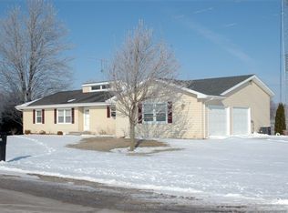 1348 Swan Lake Rd, Avon, IL 61415