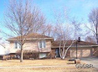 128 Golden Dr, Sergeant Bluff, IA 51054