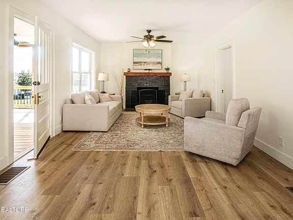 2nd image of 4610 Green Rd