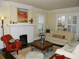 living room w f/plc