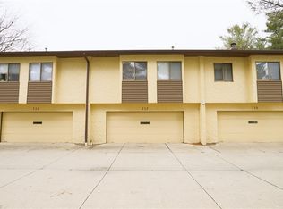 717 Hampton Ridge Dr, Akron, OH 44313