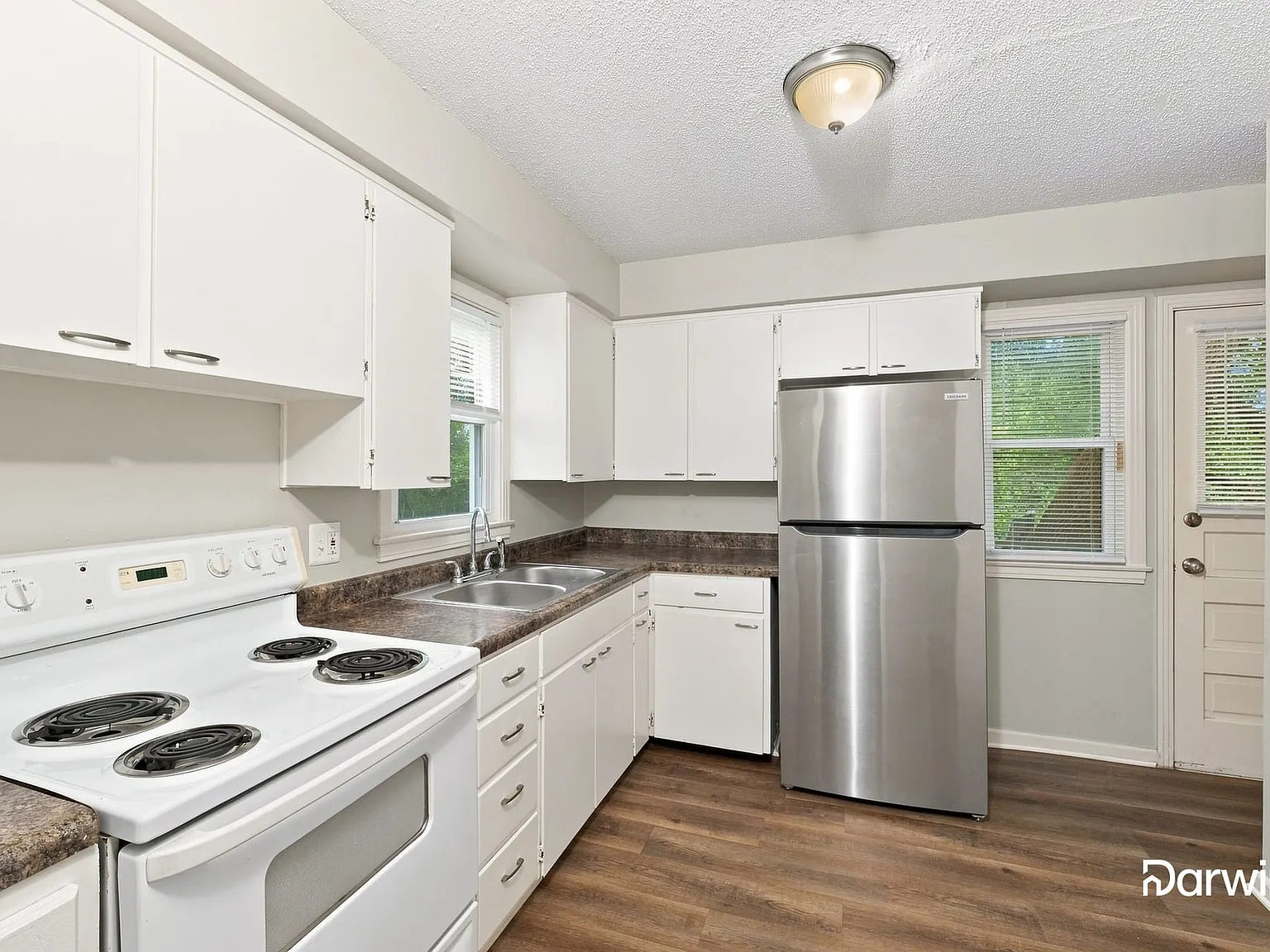3 bed, 2.0 bath, 1164 sqft, $1,765 — Photo 3