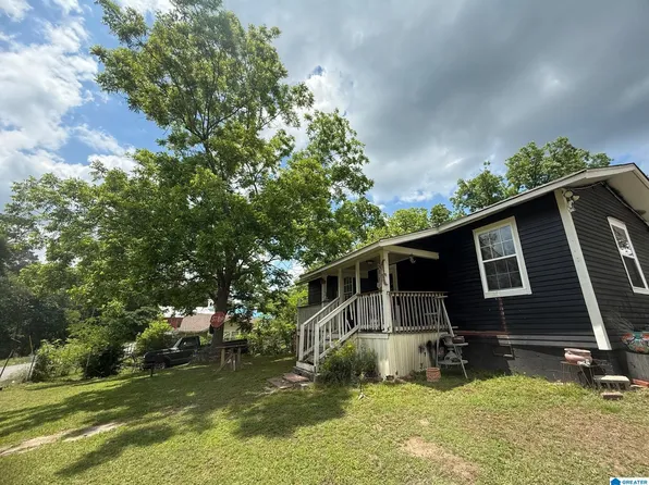 506 4th Ct, Docena, AL 35060