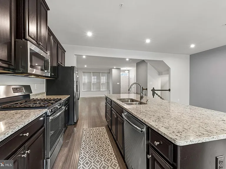 2720 Fredericksburg Rd — Photo 13