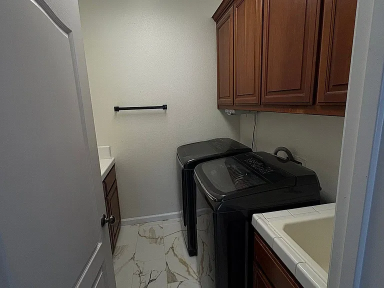 1216 Aups Ct — Photo 6