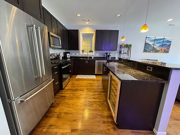 4th image of 1717 W North Ave Unit 2W