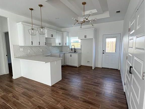 2nd image of 1000 Woodson Ave #3
